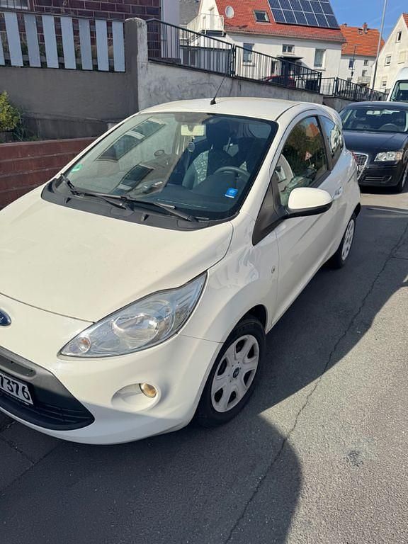 Gebraucht Ford Ka Trend 69 PS (50 kW) 2011 Weiß Kleinwagen