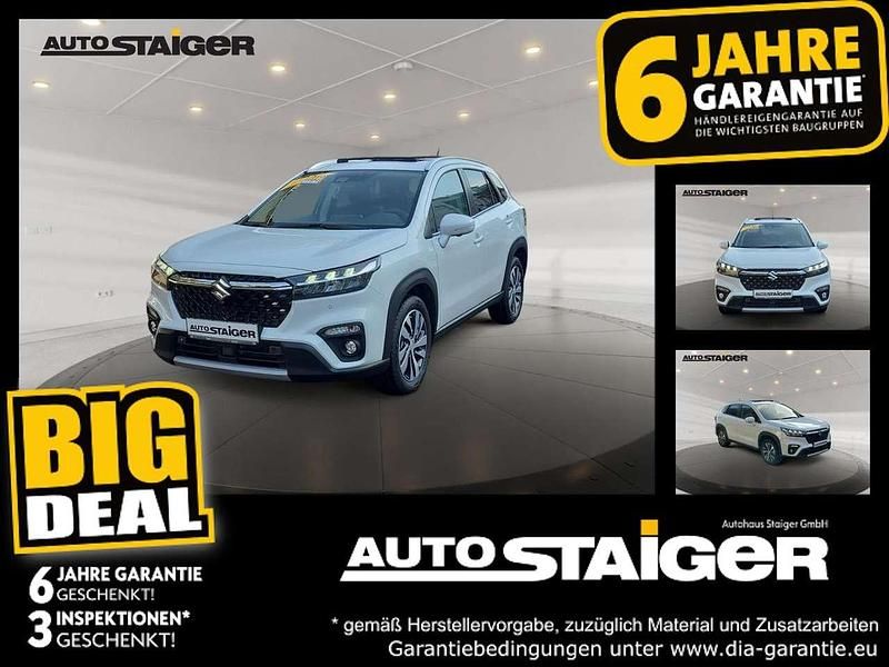 Cool white pearl metallic Neu 2025 Suzuki SX4 S-Cross Comfort+ SUV | 27.990 € (Fairer Preis) - Bild 1/1