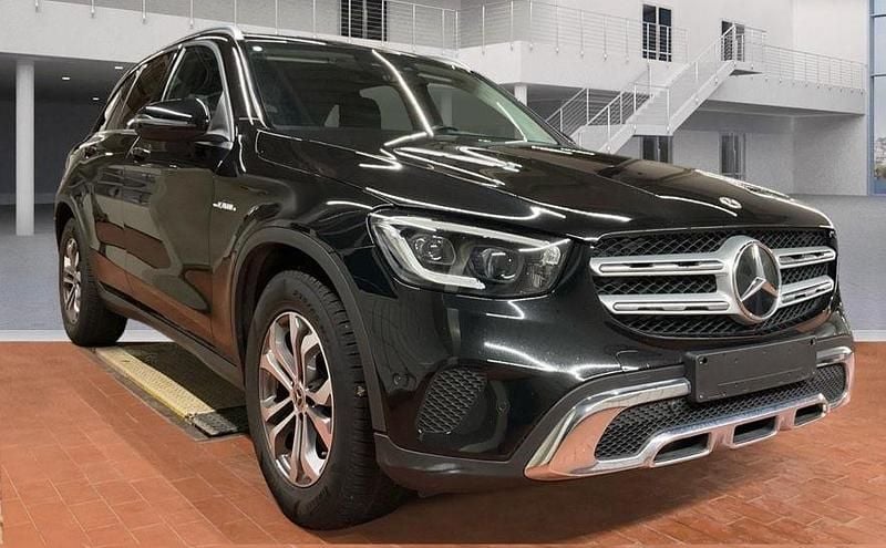 Schwarz Gebraucht 2021 Mercedes GLC220 SUV | 29.999 € (Superpreis) - Bild 1/3