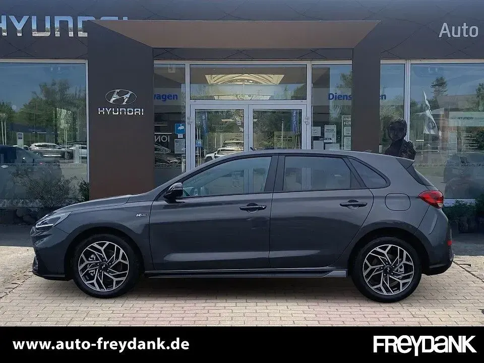 Neu Hyundai i30 Turbo 150 PS (110 kW) 2026 Ecotronic gray Limousine