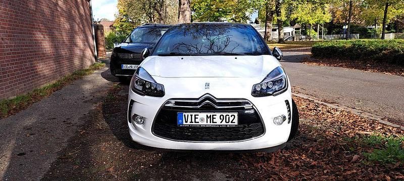 Weiß Gebraucht 2015 Citroën DS3 Sport Chic Kleinwagen | 8.700 € (Fairer Preis) - Bild 1/4