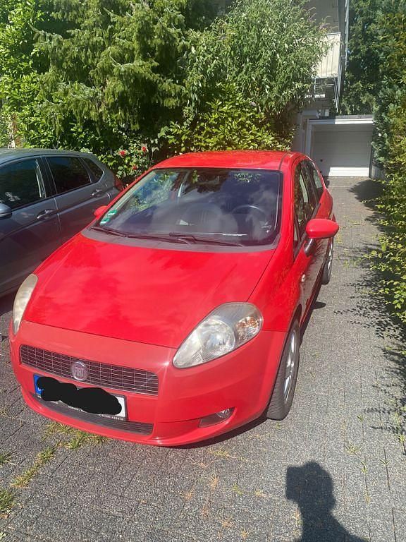 Rot Gebraucht 2009 Fiat Grande Punto Kleinwagen | 1.800 € (Superpreis) - Bild 1/4