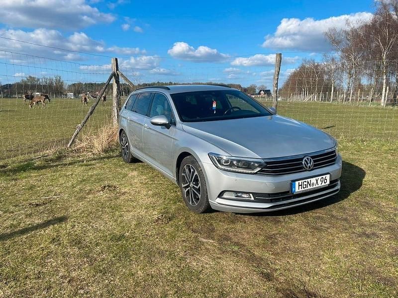 Gebraucht VW Passat R-line 120 PS (88 kW) 2018 Silber Kombi
