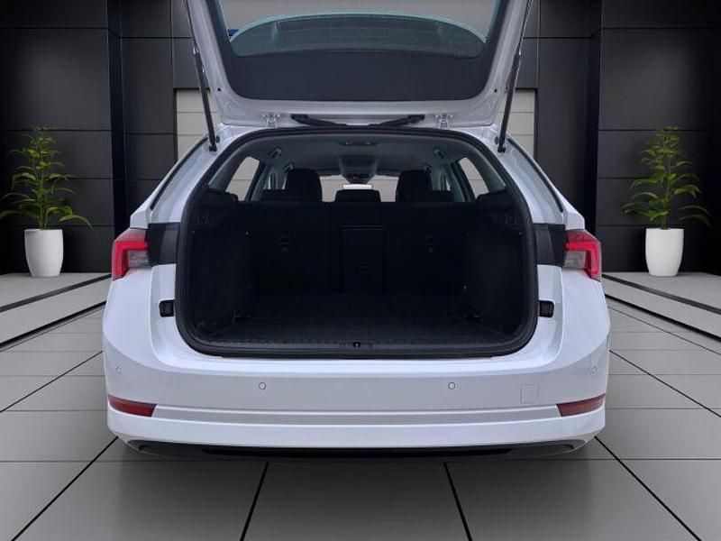 Gebraucht Skoda Octavia Style 116 PS (85 kW) 2023 Weiß Kombi