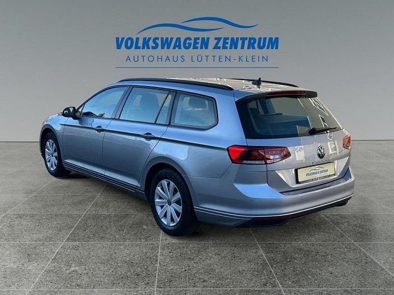 Gebraucht VW Passat Conceptline 150 PS (110 kW) 2023 Pyritsilber (metallic) Kombi