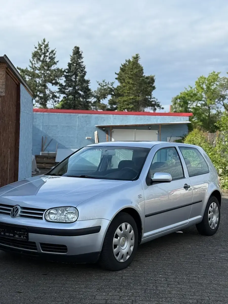 Gebraucht VW Golf 75 PS (55 kW) 2004 Silber Coupé