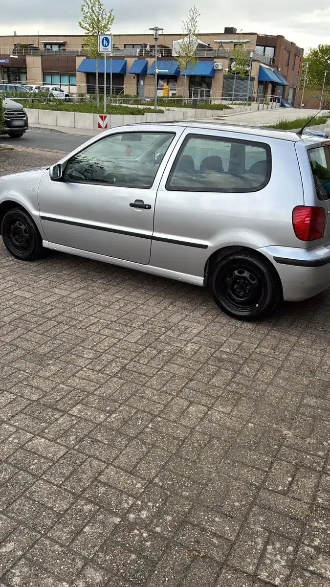 Gebraucht VW Polo 50 PS (36 kW) 2000 Silber Kleinwagen