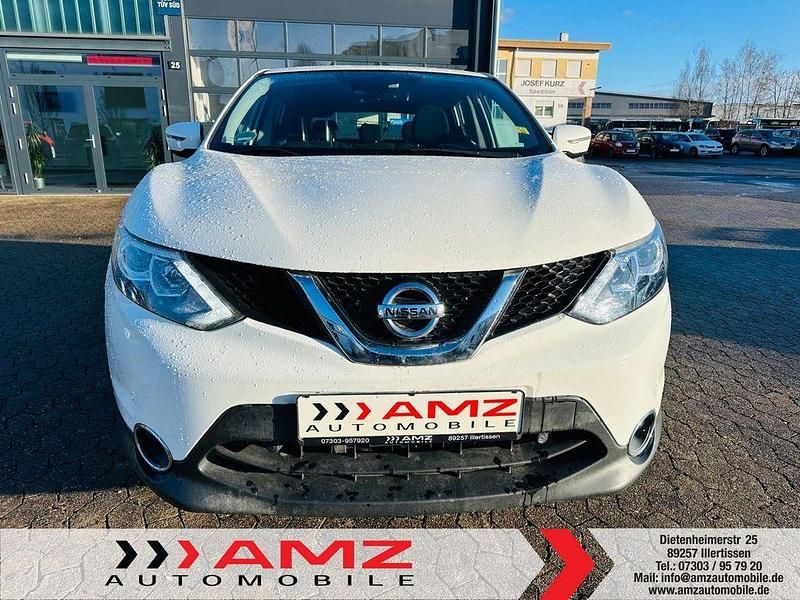 Gebraucht Nissan Qashqai 131 PS (96 kW) 2015 Weiß SUV