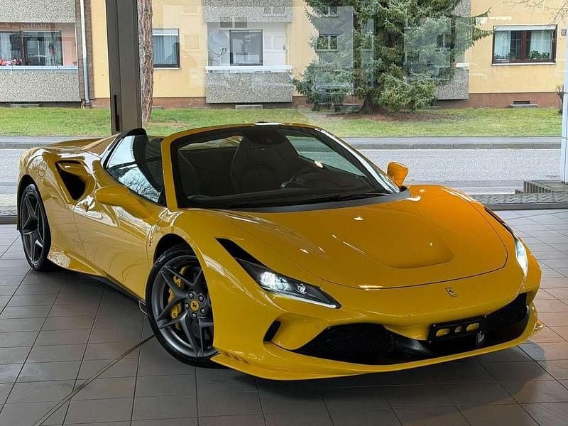Second-hand Ferrari F8 721 CP (530 kW) 2021 Other Cabrio