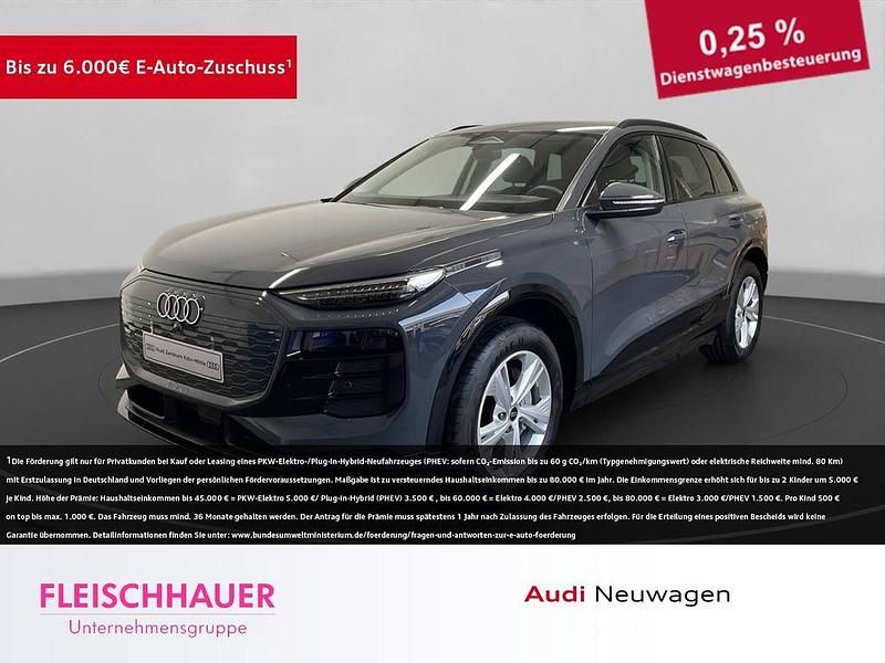 Neu Audi Q6 e-tron Ambiente 225 kW (306 PS) 2025 Grau SUV