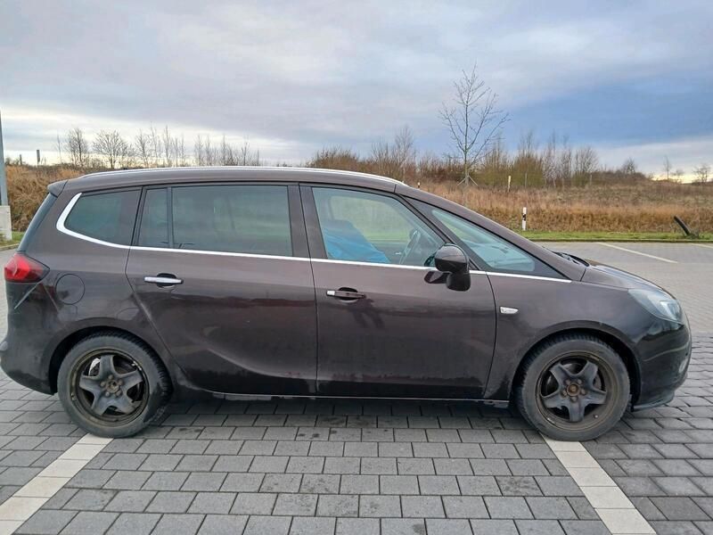 Braun Gebraucht 2012 Opel Zafira Tourer Van / Kleinbus | 4.600 € (Superpreis) - Bild 1/4