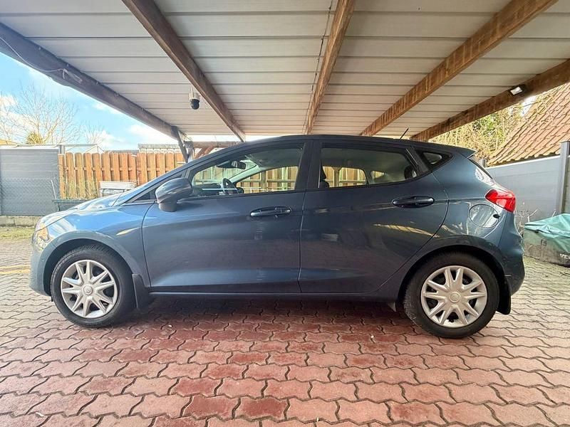 Gebraucht Ford Fiesta Cool & Connect 71 PS (52 kW) 2019 Blau Kleinwagen