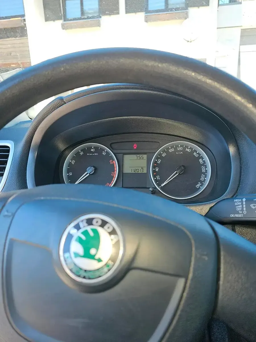 Gebraucht Skoda Fabia 69 PS (50 kW) 2011 Grau Kleinwagen