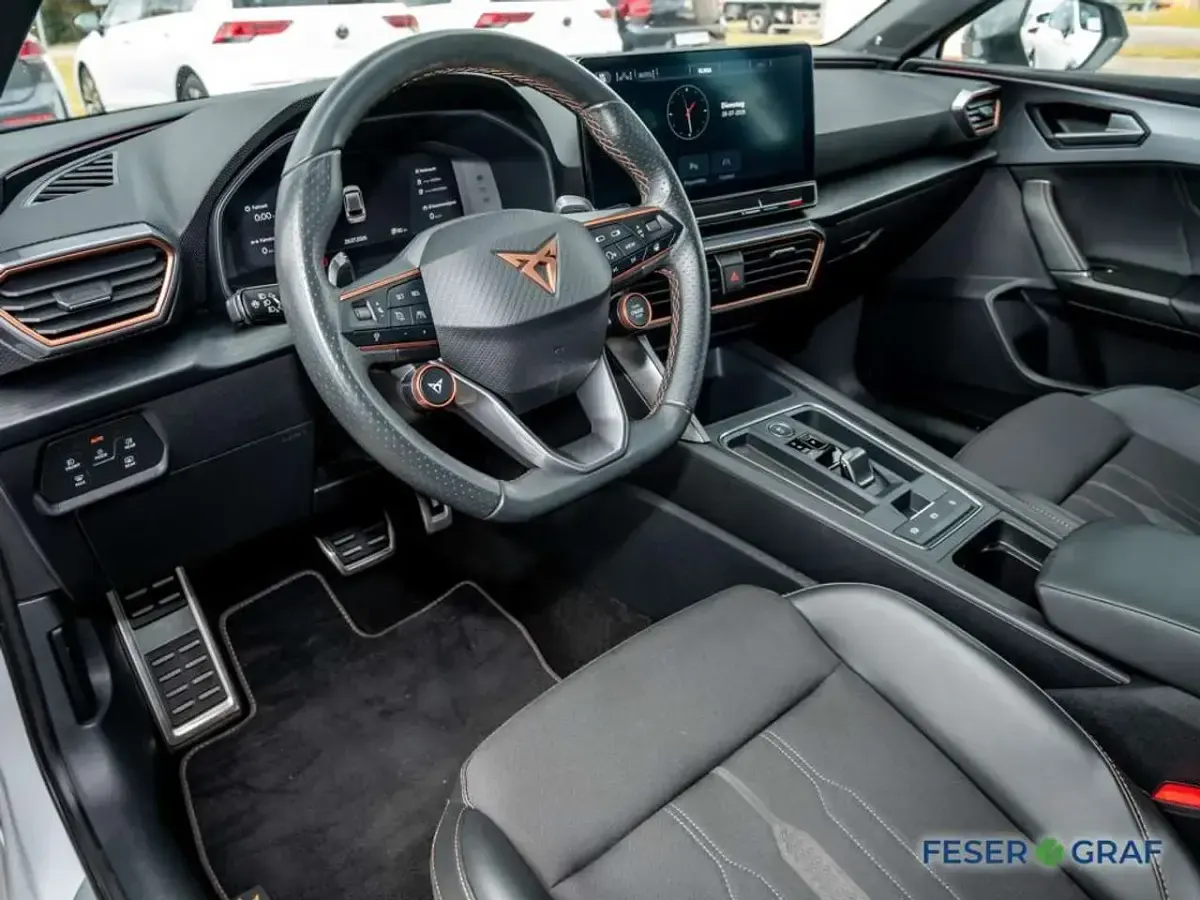 Gebraucht Cupra Leon VZ 245 PS (180 kW) 2024 Nevada weiß metallic Limousine