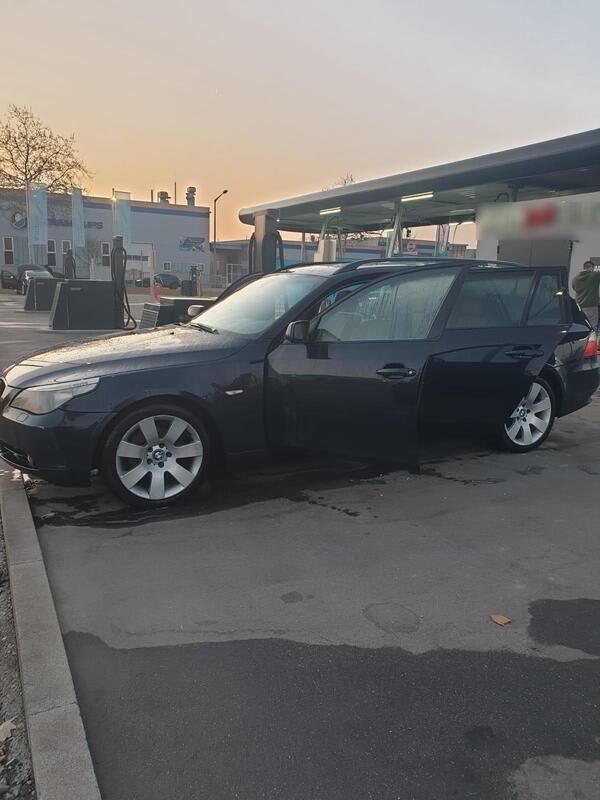 Blau Gebraucht 2007 BMW 520 Kombi | 3.500 € - Bild 1/4