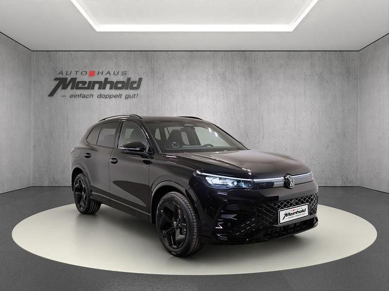 Neu VW Tiguan Style 150 PS (110 kW) 2025 Grenadillschwarz metallic SUV