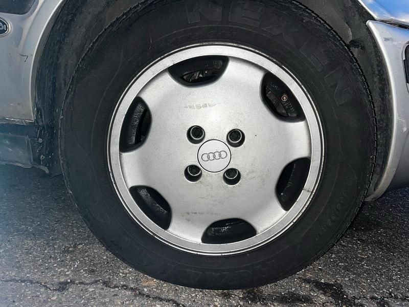 Gebraucht Audi 80 118 PS (86 kW) 1992 Silber Limousine