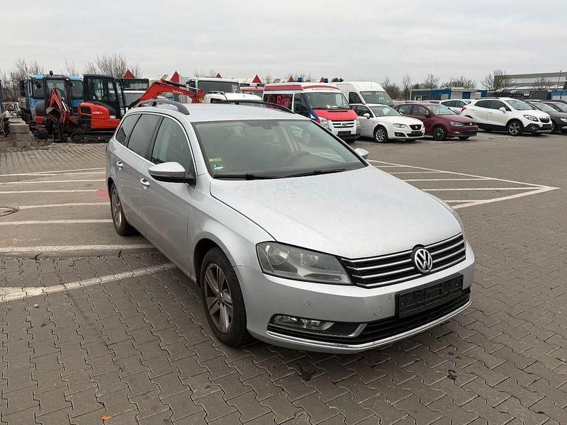 Gebraucht VW Passat Comfortline 122 PS (89 kW) 2011 Silber Kombi