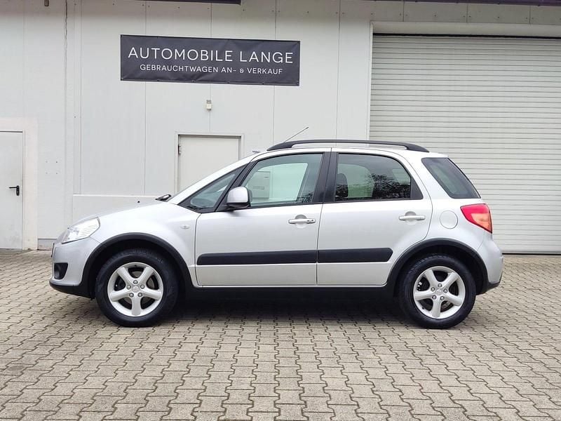 Gebraucht Suzuki SX4 107 PS (78 kW) 2009 Silber SUV