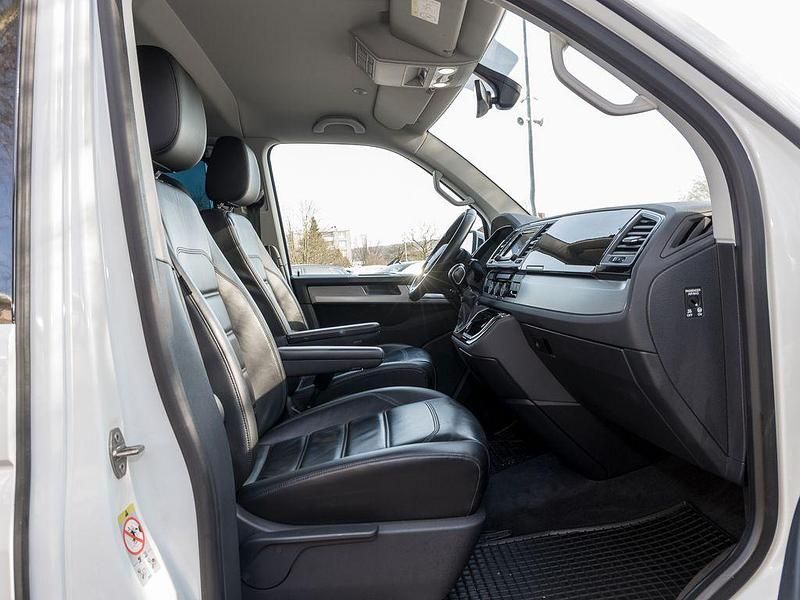 Gebraucht VW Multivan Generation Six 199 PS (146 kW) 2019 Oryxweiß perlmutteffekt Van