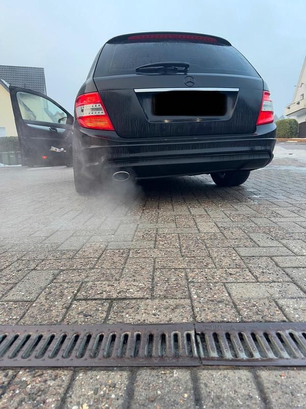 Gebraucht Mercedes C220 222 PS (163 kW) 2009 Schwarz Kombi