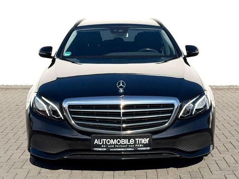 Gebraucht Mercedes E300 245 PS (180 kW) 2019 Obsidianschwarz Kombi