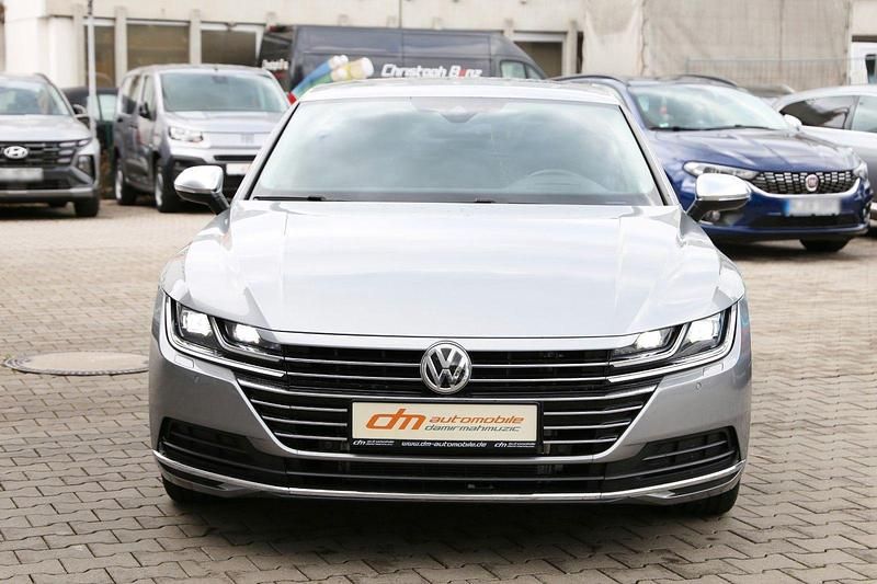 Gebraucht VW Arteon Elegance 190 PS (139 kW) 2018 Silber Kleinwagen