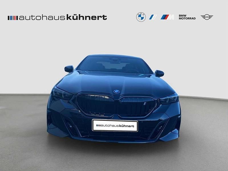 Gebraucht BMW i5 M Sport 289 kW (394 PS) 2025 Saphirschwarz metallic Limousine
