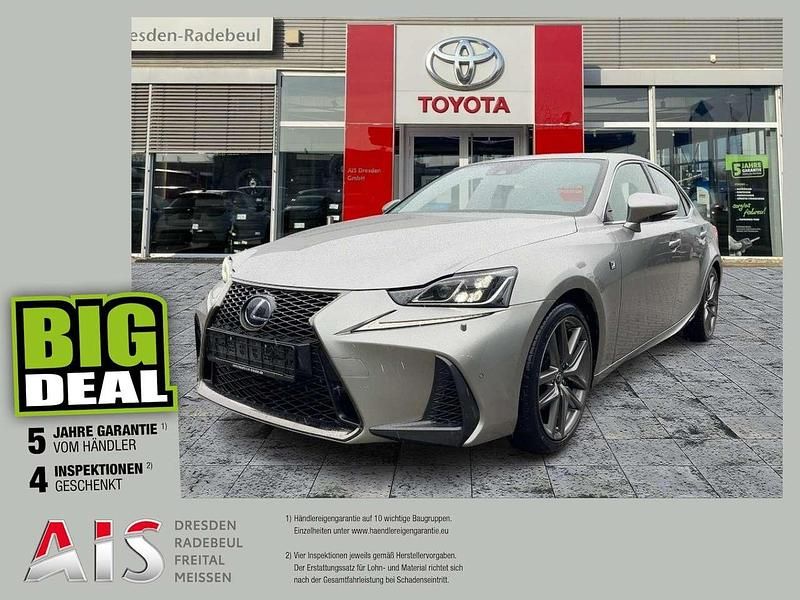 Titaniumsilber Gebraucht 2018 Lexus IS300h Sport Line Limousine | 28.990 € (Teuer) - Bild 1/3