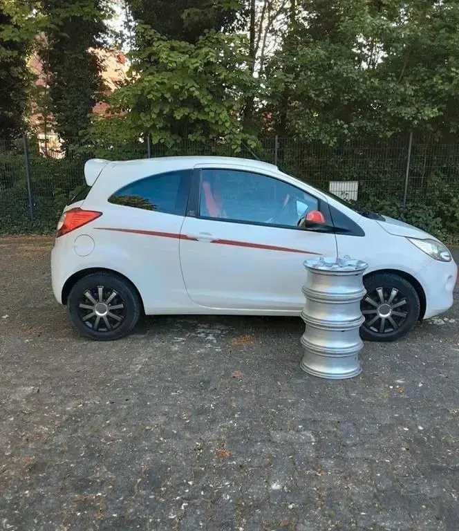 Gebraucht Ford Ka Titanium 69 PS (50 kW) 2011 Weiß Kleinwagen