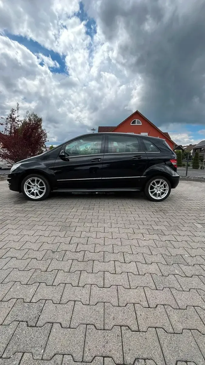 Gebraucht Mercedes B200 136 PS (100 kW) 2008 Schwarz Van / Kleinbus