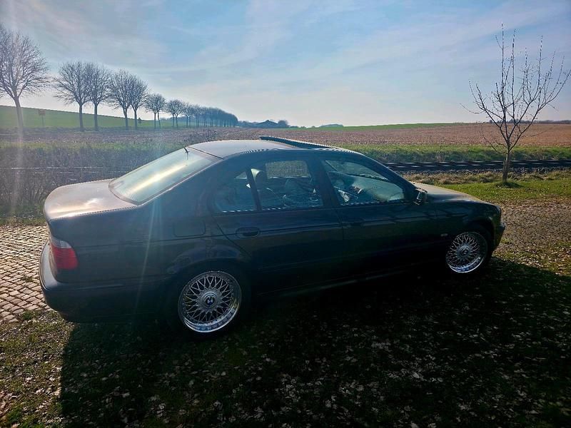 Gebraucht BMW 528 Basis 193 PS (141 kW) 1997 Schwarz Limousine