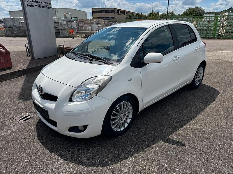 Weiß Gebraucht 2010 Toyota Yaris Kleinwagen | 4.600 € (Fairer Preis) - Bild 1/4