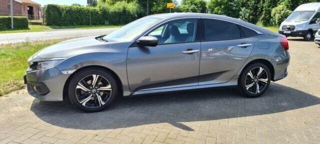 Gebraucht Honda Civic Executive 182 PS (133 kW) 2018 Andere farbe metallic