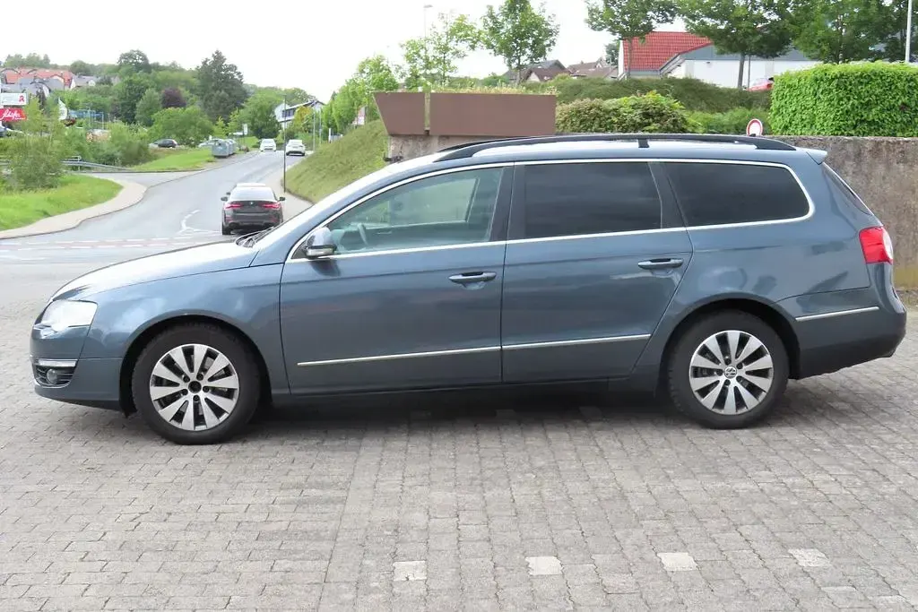 Gebraucht VW Passat 140 PS (102 kW) 2010 Grau Limousine