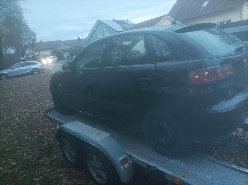 Gebraucht Seat Ibiza 74 PS (54 kW) 2004 Schwarz Kleinwagen