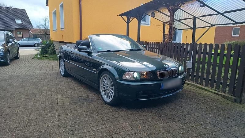 Grün Gebraucht 2002 BMW 325 Cabriolet M Sport Cabrio | 8.500 € (Fairer Preis) - Bild 1/4
