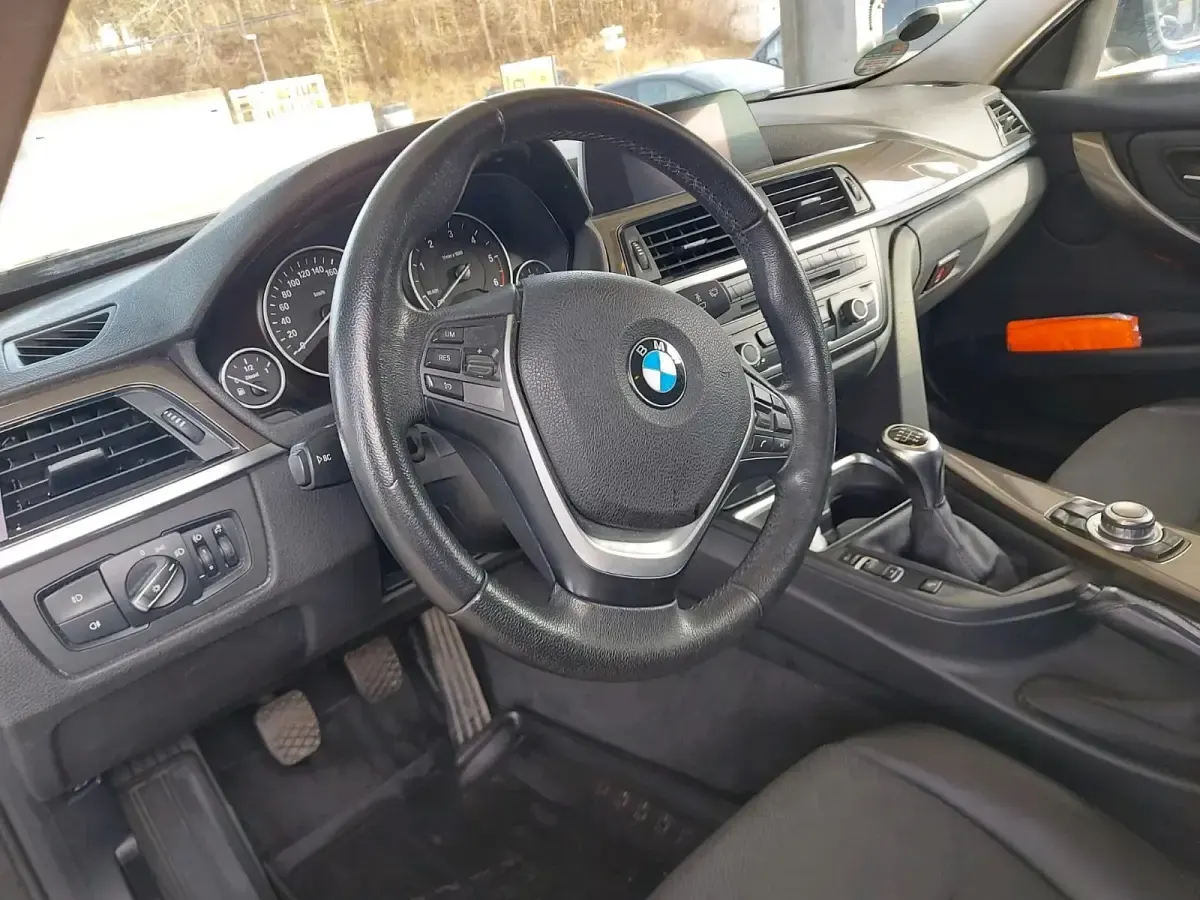 Gebraucht BMW 320 183 PS (134 kW) 2014 Schwarz Kombi