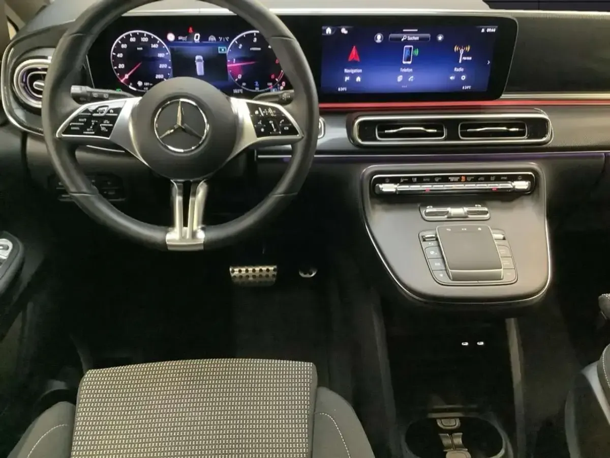 Gebraucht Mercedes V300 Style 237 PS (174 kW) 2024 Obsidianschwarz metallic Van / Kleinbus