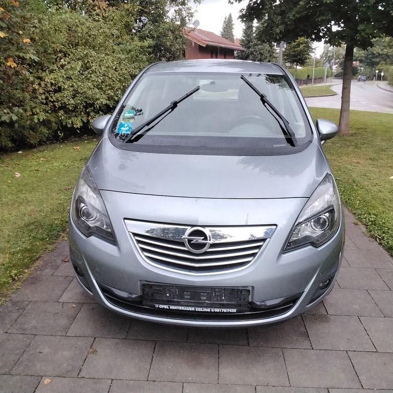 Silber Gebraucht 2010 Opel Meriva Innovation Van / Kleinbus | 2.280 € (Superpreis) - Bild 1/4