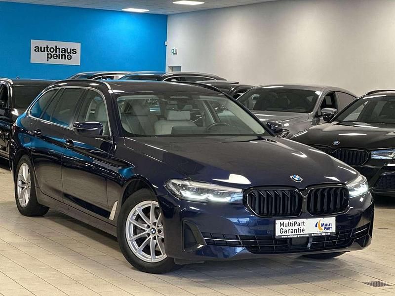 Tansanitblau individual Gebraucht 2021 BMW 520 Kombi | 27.999 € (Guter Preis) - Bild 1/4