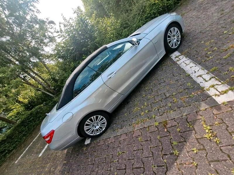 Gebraucht Mercedes E220 170 PS (125 kW) 2010 Silber Cabrio