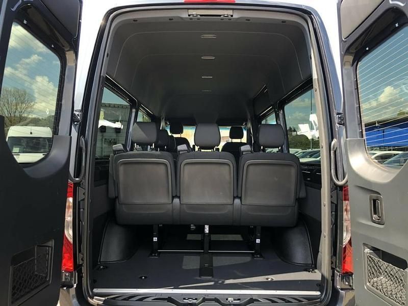 Gebraucht Mercedes Sprinter 190 PS (139 kW) 2024 Tenoritgrau metallic Van