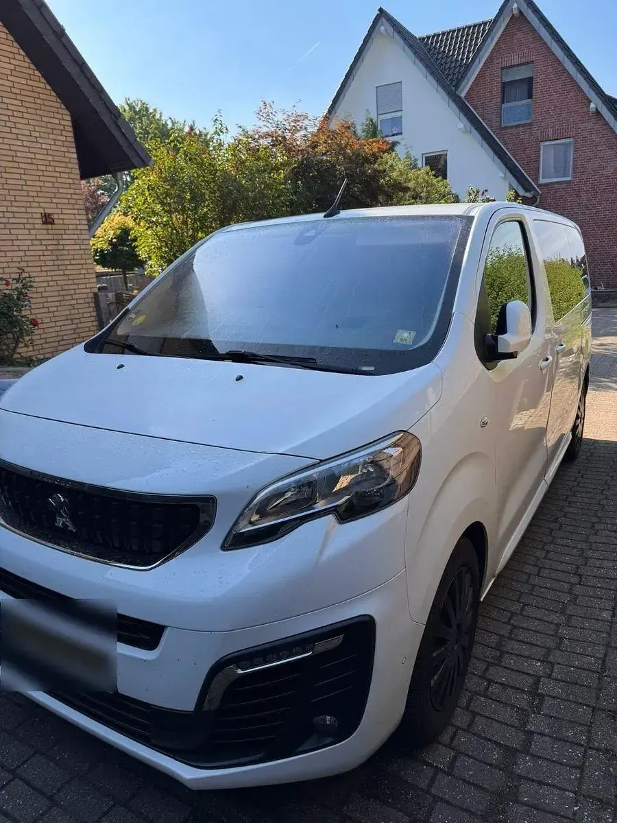 Gebraucht Peugeot Traveller Active 120 PS (88 kW) 2019 Weiß Van / Kleinbus