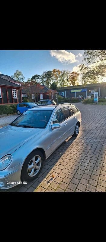 Silber Gebraucht 2006 Mercedes C220 Kombi | 2.750 € (Fairer Preis) - Bild 1/4