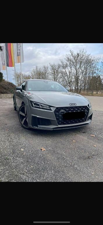Grau Gebraucht 2019 Audi TT S-Line Coupé | 32.000 € (Teuer) - Bild 1/4