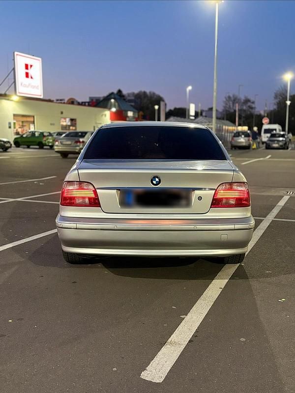 Second-hand BMW 525 163 CP (119 kW) 2002 Argintiu Berlinǎ
