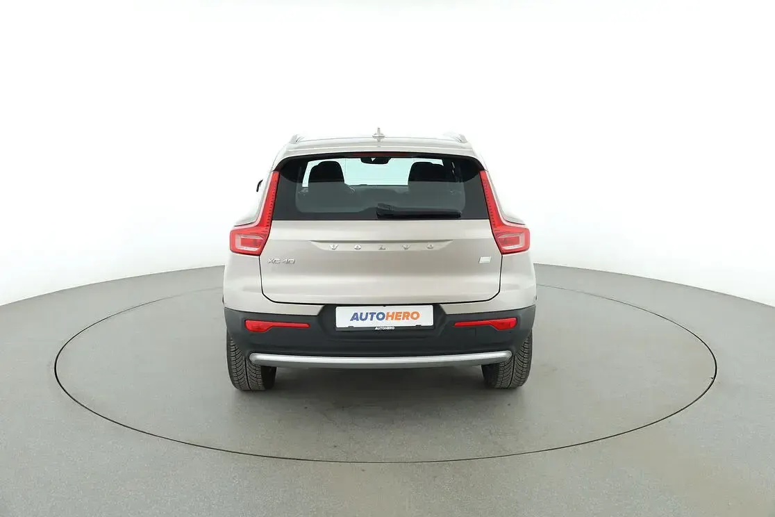 Gebraucht Volvo XC40 Core 211 PS (155 kW) 2022 Gold SUV