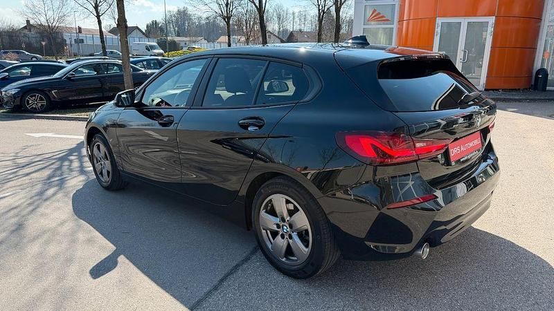 Gebraucht BMW 116 Advantage 109 PS (80 kW) 2023 Schwarz (schwarz ii) Kleinwagen
