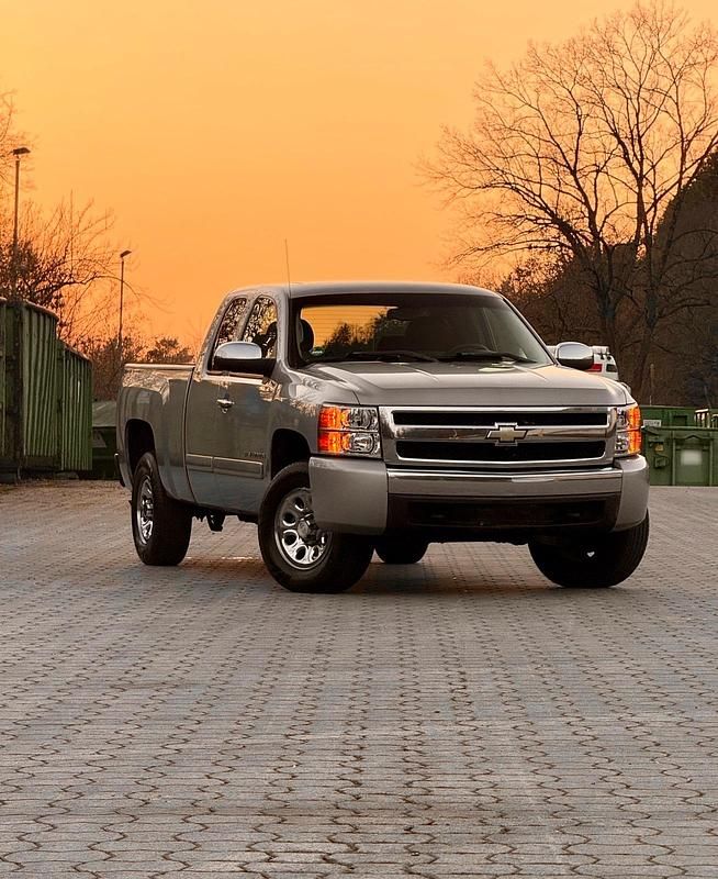 Second-hand Chevrolet Silverado 2007 Bej SUV